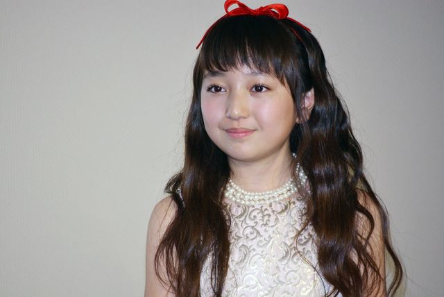 マイクを両手で握りしめちゃう遠藤憲一、かわいすぎか…『ミックス。』完成披露舞台あいさつ（10枚目）