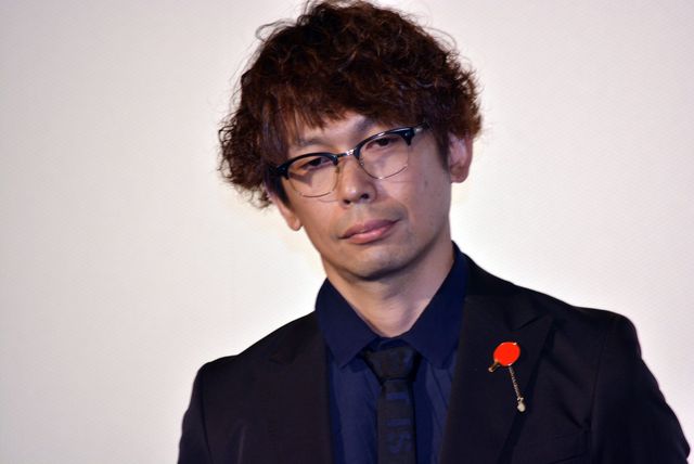 マイクを両手で握りしめちゃう遠藤憲一、かわいすぎか…『ミックス。』完成披露舞台あいさつ（11枚目）