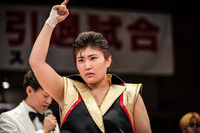 ゆりやん・唐田えりか・剛力彩芽らが激変！「極悪女王」場面写真（4枚目）