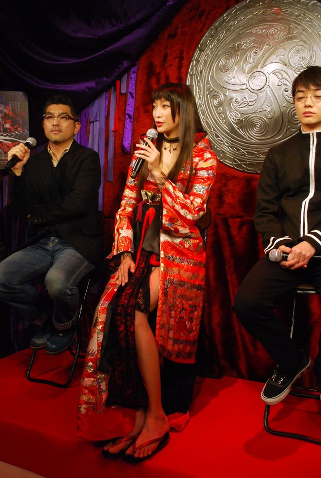 杏の妖艶な衣装姿をもっと！「CLAMPドラマ ホリック xxxHOLiC」の制作発表記者会見フォトギャラリー（3枚目）