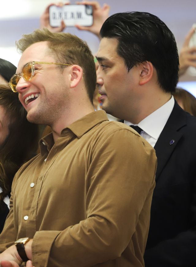 最高の笑顔！羽田空港でファンサービスするタロンくん（2枚目）