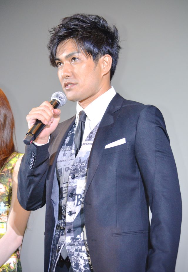 北村一輝、共演の猫にデレデレ！映画『猫侍』完成披露試写会（8枚目）