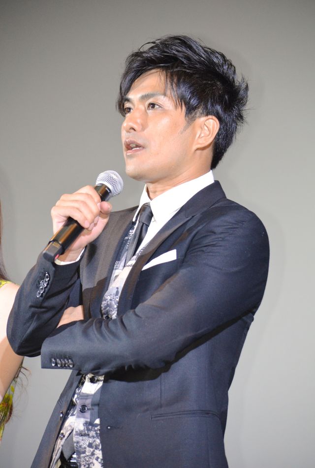 北村一輝、共演の猫にデレデレ！映画『猫侍』完成披露試写会（10枚目）