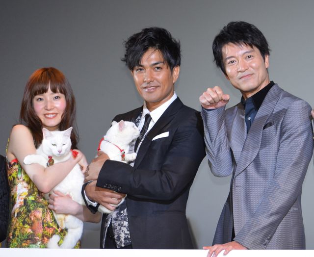 北村一輝、共演の猫にデレデレ！映画『猫侍』完成披露試写会（21枚目）