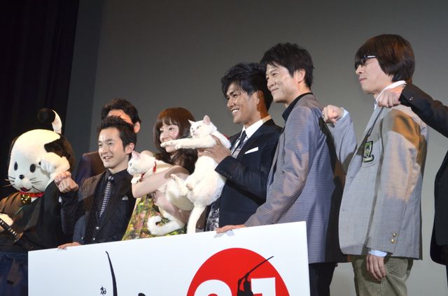 北村一輝、共演の猫にデレデレ！映画『猫侍』完成披露試写会（23枚目）