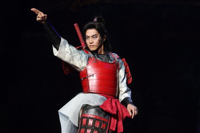 中村勘九郎＆松坂桃李がワイヤーアクション！舞台「真田十勇士」公開舞台けいこフォトギャラリー（3枚目）