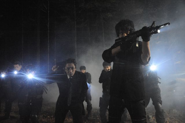 【22枚】ついに最終決戦！映画『仮面ライダーアマゾンズ THE MOVIE 最後ノ審判』場面写真（17枚目）