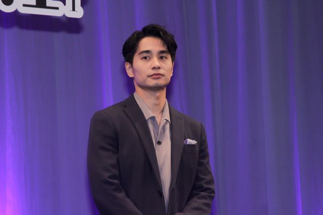 黒木華の美しいドレス姿！中村蒼、藤間爽子らと映画『アイミタガイ』完成披露（3枚目）