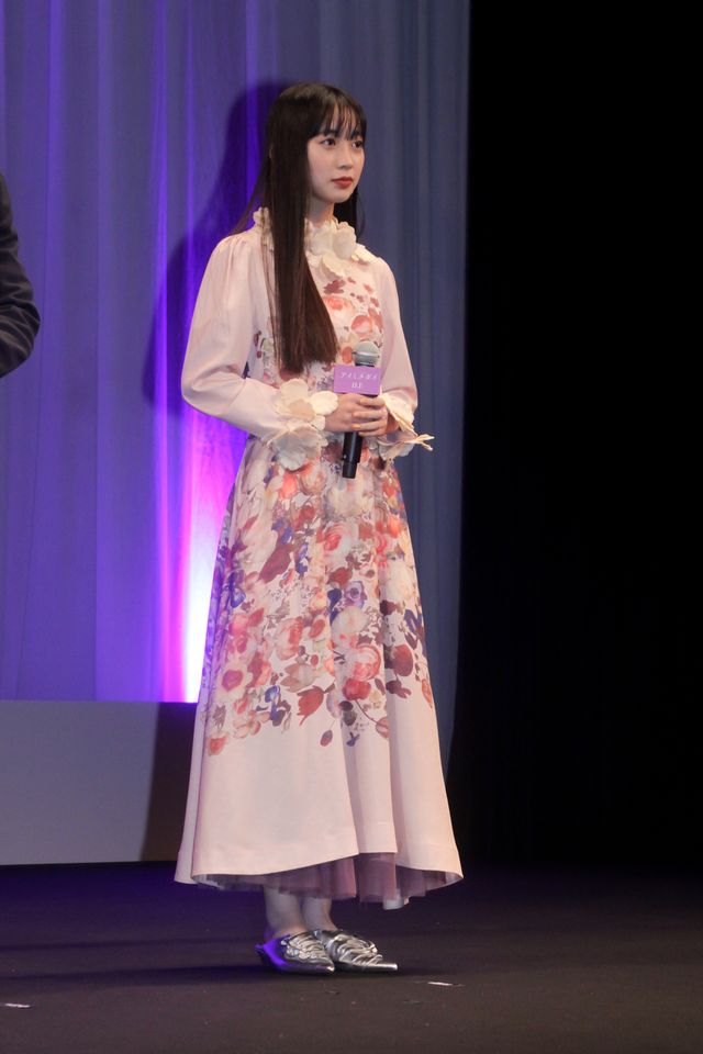 黒木華の美しいドレス姿！中村蒼、藤間爽子らと映画『アイミタガイ』完成披露（4枚目）