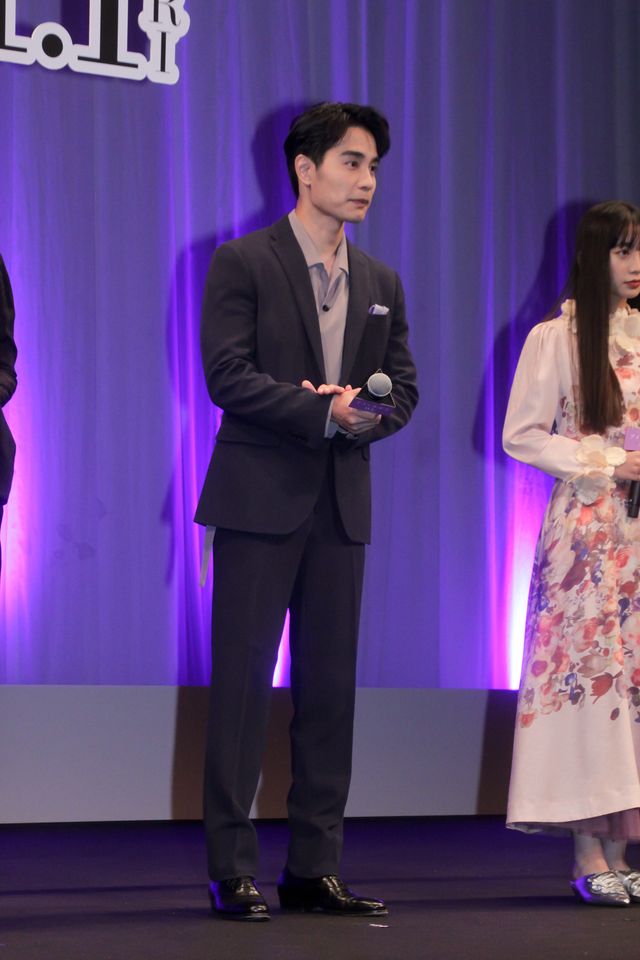 黒木華の美しいドレス姿！中村蒼、藤間爽子らと映画『アイミタガイ』完成披露（5枚目）