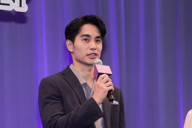 黒木華の美しいドレス姿！中村蒼、藤間爽子らと映画『アイミタガイ』完成披露（12枚目）