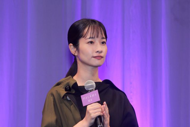 黒木華の美しいドレス姿！中村蒼、藤間爽子らと映画『アイミタガイ』完成披露（13枚目）