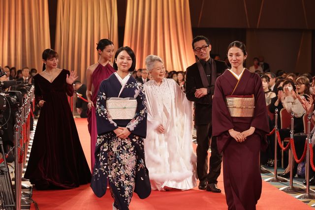 圧倒的な美！石原さとみ、河合優実、芦田愛菜ら豪華女優陣の華やかドレス＆着物姿（4枚目）
