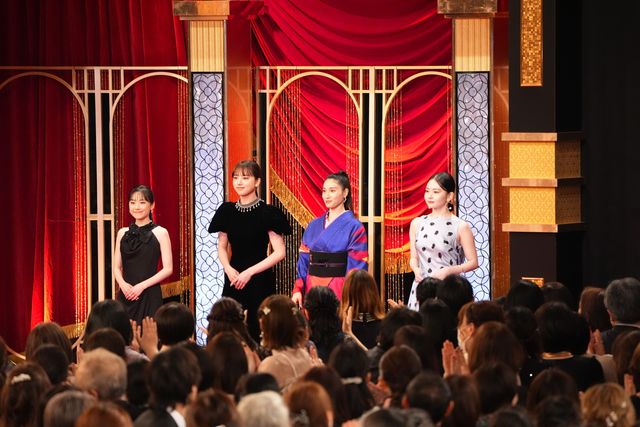 圧倒的な美！石原さとみ、河合優実、芦田愛菜ら豪華女優陣の華やかドレス＆着物姿（6枚目）