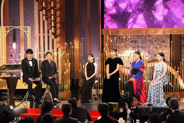 圧倒的な美！石原さとみ、河合優実、芦田愛菜ら豪華女優陣の華やかドレス＆着物姿（17枚目）