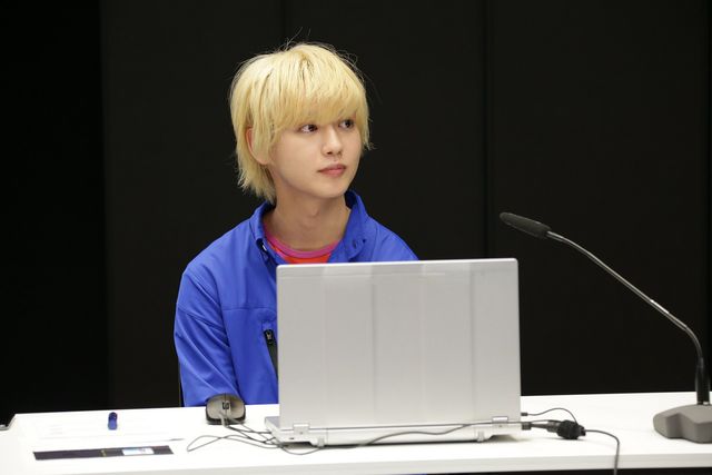 ほほ笑む赤楚衛二！ドラマ「30歳まで童貞だと魔法使いになれるらしい」リモート記者会見（5枚目）