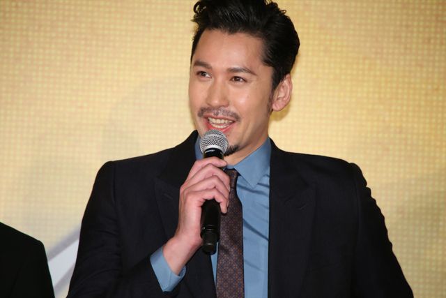 伊勢谷友介、松葉づえで『新宿スワンII』イベントに登壇　画像ギャラリー（40枚目）