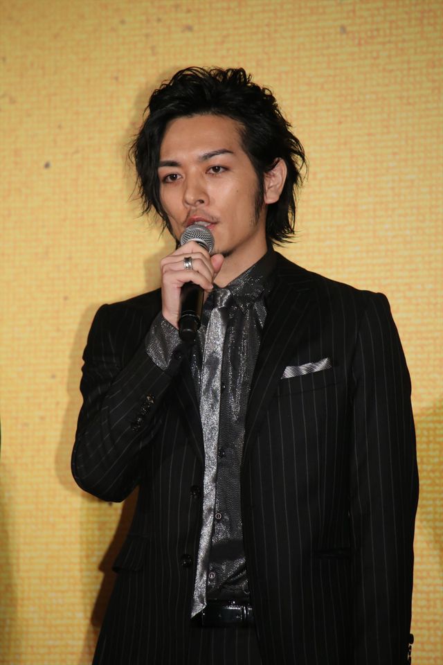 伊勢谷友介、松葉づえで『新宿スワンII』イベントに登壇　画像ギャラリー（43枚目）