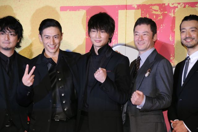 伊勢谷友介、松葉づえで『新宿スワンII』イベントに登壇　画像ギャラリー（76枚目）