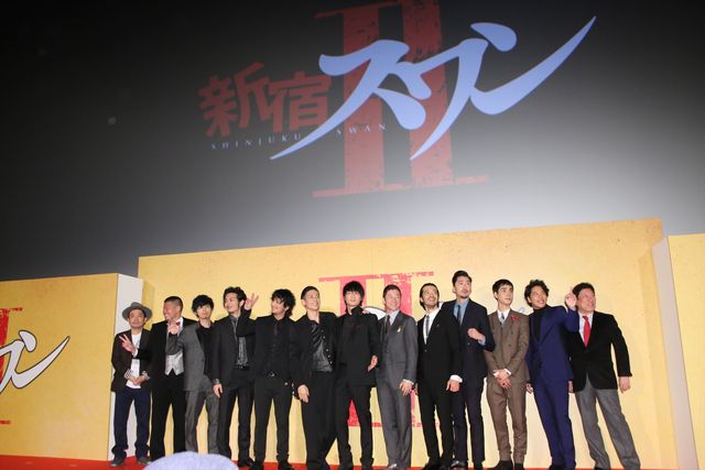 伊勢谷友介、松葉づえで『新宿スワンII』イベントに登壇　画像ギャラリー（81枚目）