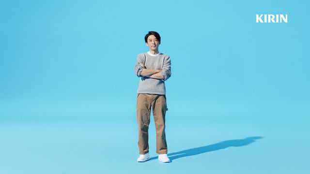 高橋一生の千手観音！「氷結」CMでヲタ芸に挑戦！：フォトギャラリー