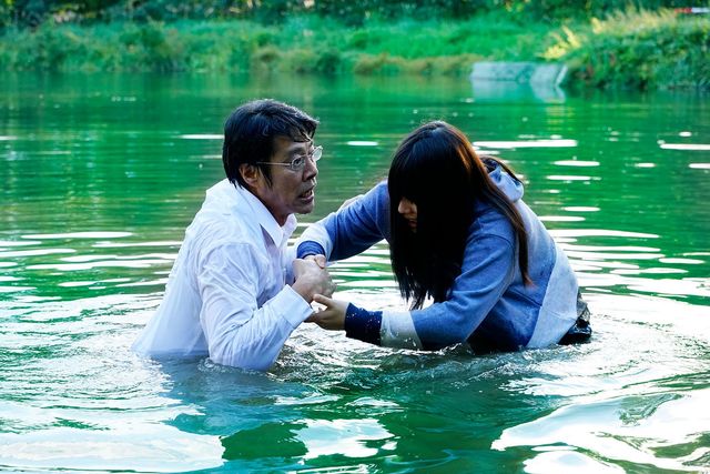 石井杏奈がずぶ濡れのままロッカーに…『砕け散るところを見せてあげる』より：フォトギャラリー