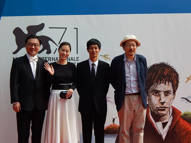 加瀬亮、ベネチアでリラックス＆笑顔！フォトギャラリー（2枚目）