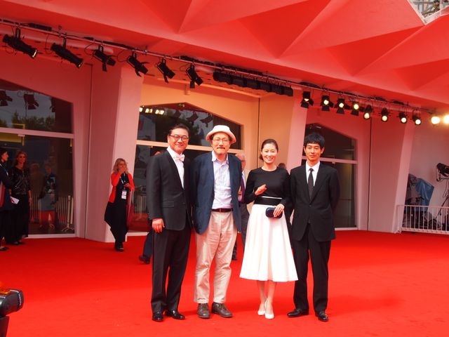 加瀬亮、ベネチアでリラックス＆笑顔！フォトギャラリー（7枚目）