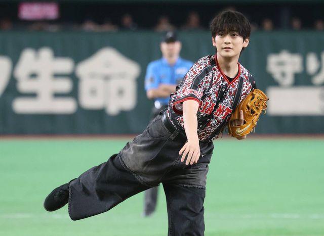 始球式に登板した高橋文哉