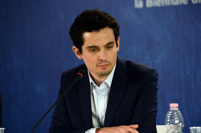 エマ・ストーン、きらびやかなドレスでレッドカーペット登場！（10枚目）