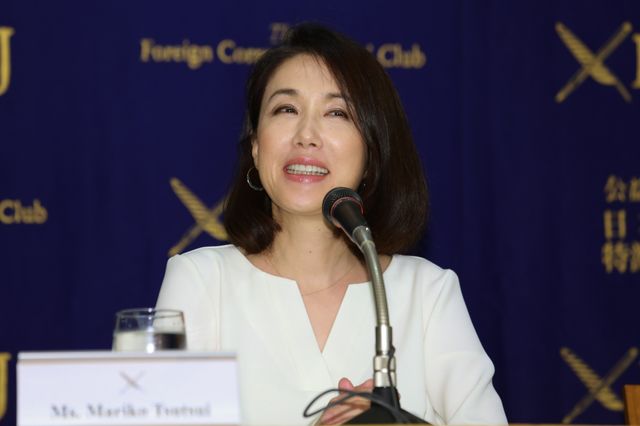 美しい筒井真理子が美しい英語披露！映画『淵に立つ』試写会 ギャラリー（2枚目）