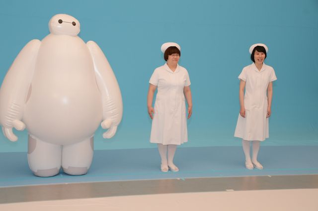 ハリセンボンのナース姿！『ベイマックス』MovieNEX発売記念CM撮影現場フォトギャラリー：フォトギャラリー