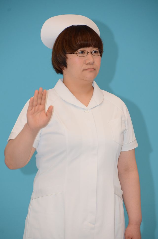 ハリセンボンのナース姿！『ベイマックス』MovieNEX発売記念CM撮影現場フォトギャラリー（4枚目）