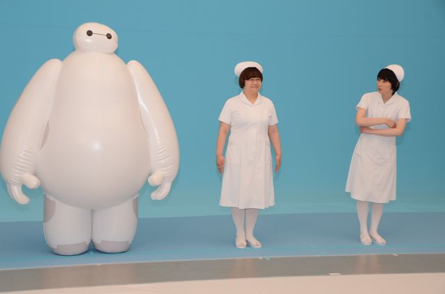 ハリセンボンのナース姿！『ベイマックス』MovieNEX発売記念CM撮影現場フォトギャラリー（9枚目）