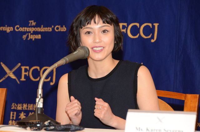 忽那汐里が流ちょうな英語を披露！映画『女が眠る時』イベントフォトギャラリー（3枚目）