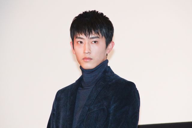 中条あやみ＆杉野遥亮が『水上のフライト』初日に喜び！（2枚目）