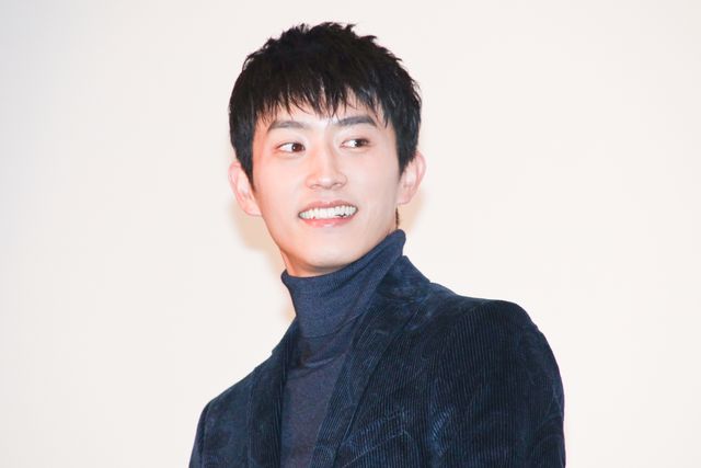 中条あやみ＆杉野遥亮が『水上のフライト』初日に喜び！（6枚目）