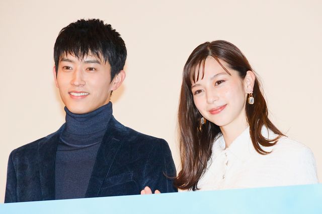 中条あやみ＆杉野遥亮が『水上のフライト』初日に喜び！（17枚目）