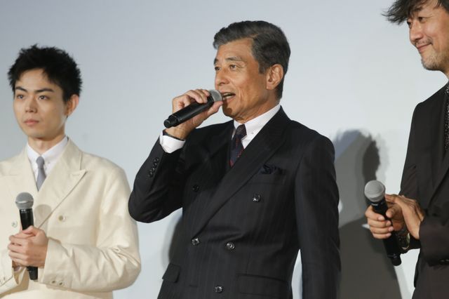 めっちゃ笑顔！菅田将暉＆浜辺美波らトークで盛り上がる『アルキメデスの大戦』初日舞台あいさつ（11枚目）