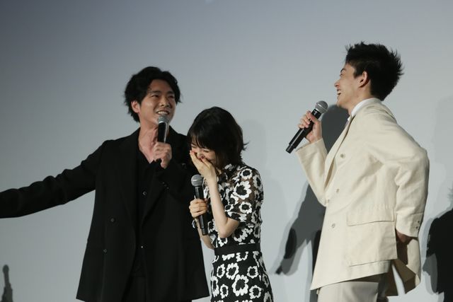 めっちゃ笑顔！菅田将暉＆浜辺美波らトークで盛り上がる『アルキメデスの大戦』初日舞台あいさつ（12枚目）