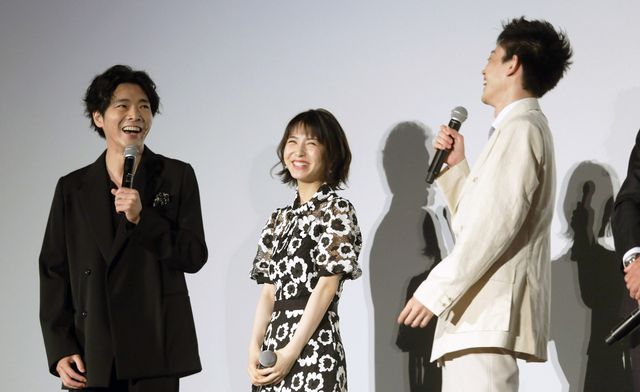 めっちゃ笑顔！菅田将暉＆浜辺美波らトークで盛り上がる『アルキメデスの大戦』初日舞台あいさつ（19枚目）