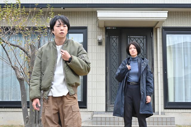 謎の男の治療を始める裕子…「新空港占拠」第2話場面写真（ネタバレあり）（2枚目）