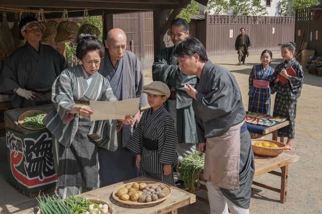 【画像5枚】朝ドラ「ブラッサム」清治（渡部篤郎）が見せた意外な行動…第4回場面写真（3枚目）