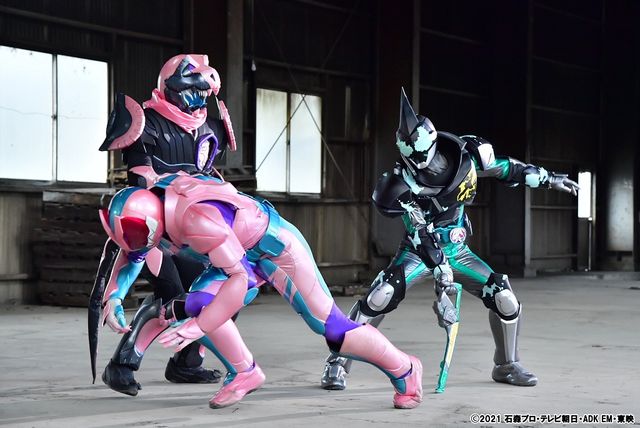 「仮面ライダーリバイス」エビルの正体は大ニから生まれた悪魔・カゲロウ！：フォトギャラリー