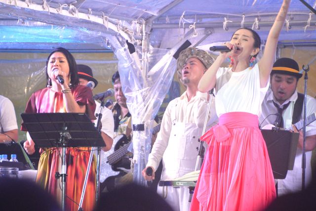 大盛り上がり！「エンディングライブ　島ぜんぶでおーきなバンドステージ」：フォトギャラリー