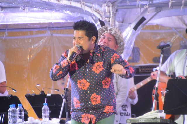 大盛り上がり！「エンディングライブ　島ぜんぶでおーきなバンドステージ」（5枚目）