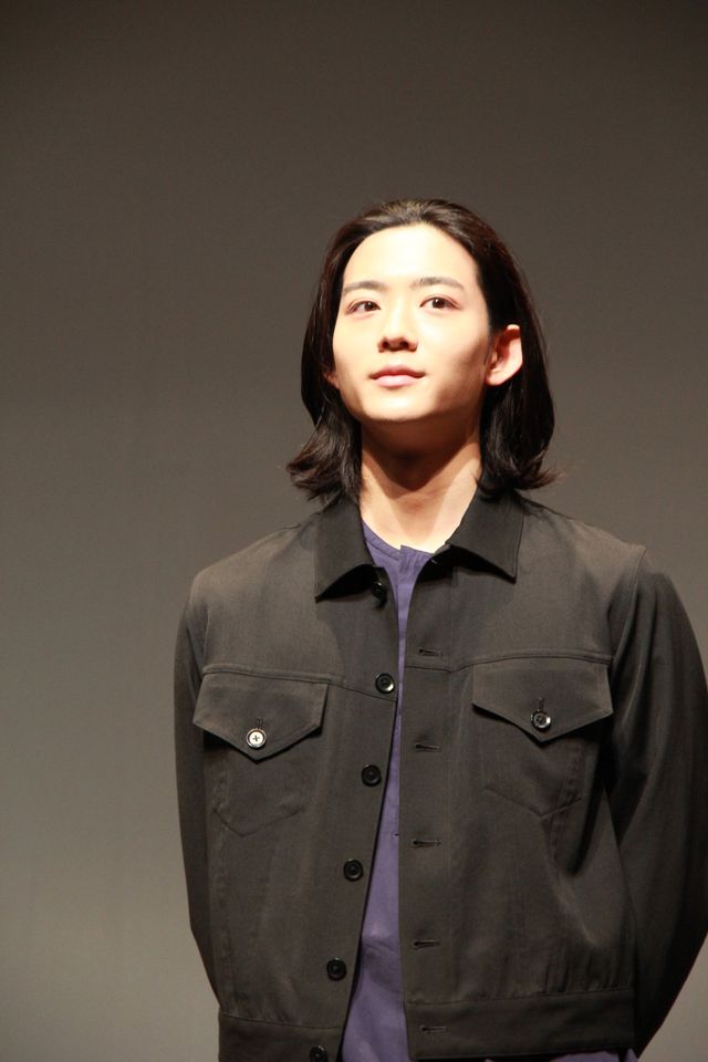 キョウリュウレッド・竜星涼、“女性をもてなす笑顔”で主演ホスト映画の見どころを語る　画像ギャラリー：フォトギャラリー