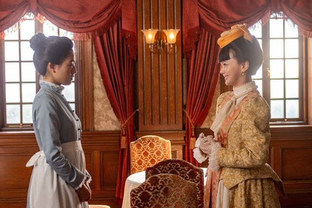 朝ドラ「風、薫る」衣装も話題！貴婦人・捨松（多部未華子）フォトギャラリー（4枚目）