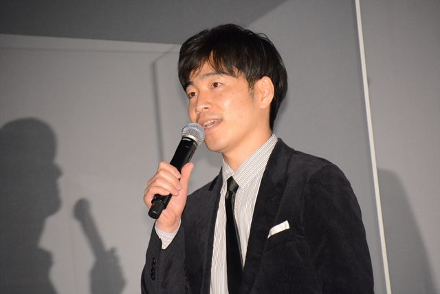 JO1豆原一成、嬉しそうにポーズ！映画『半径1メートルの君～上を向いて歩こう～』大ヒット御礼舞台あいさつ（5枚目）