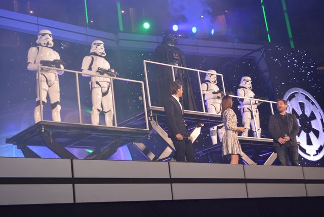 ベイダー卿、デス・スターと共に六本木に降臨！『ローグ・ワン』ジャパンプレミアフォトギャラリー：フォトギャラリー